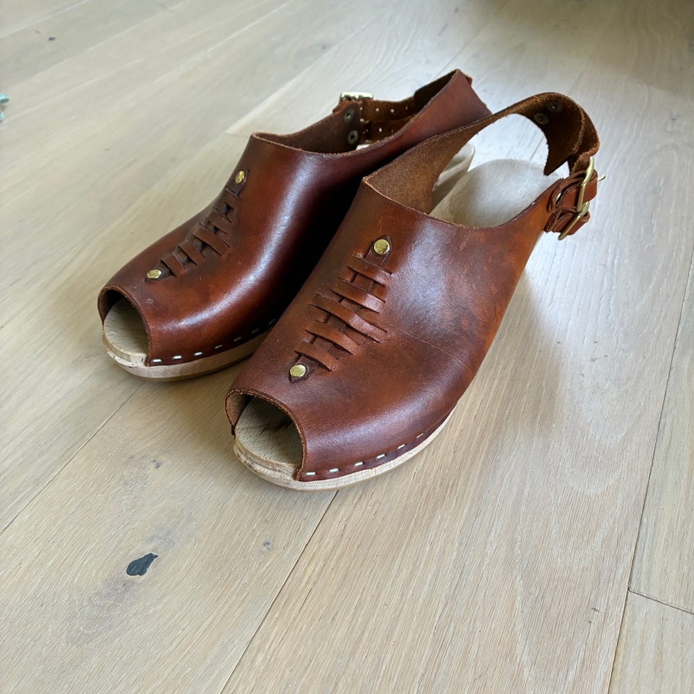 Bean-An-Ti Leather Peep Toe clogs